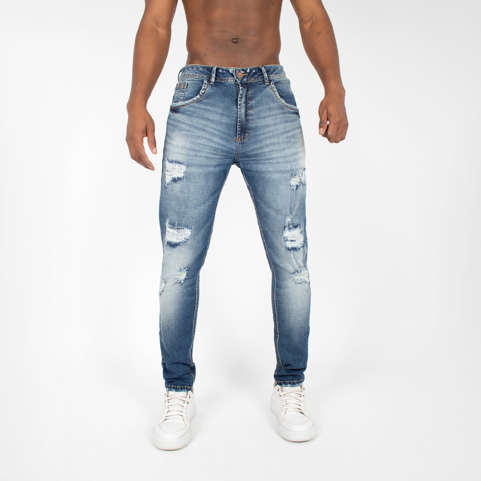 Jean hombre skinny azul claro con desgaste y rotos