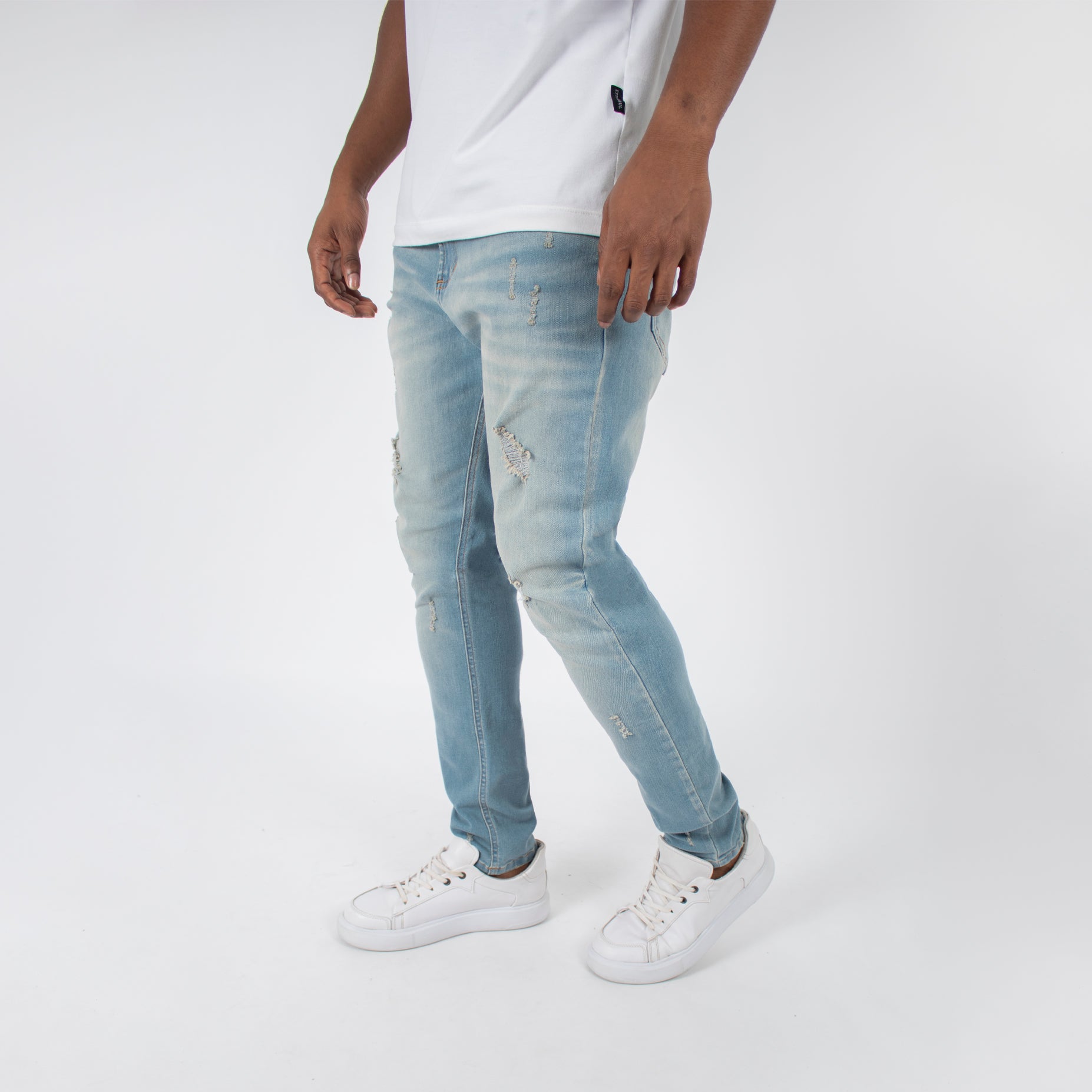 Jean hombre skinny con desgastes