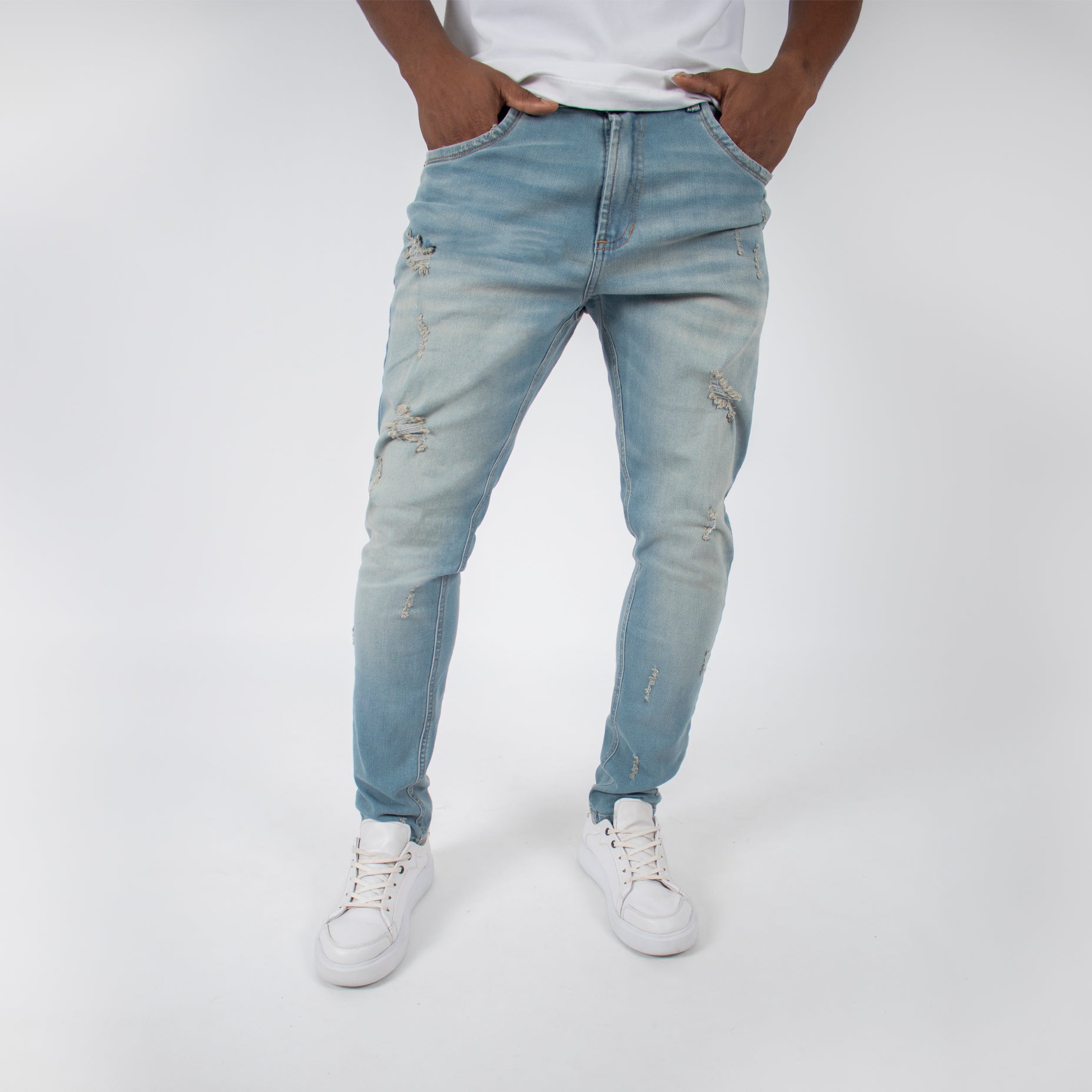 Jean hombre skinny con desgastes