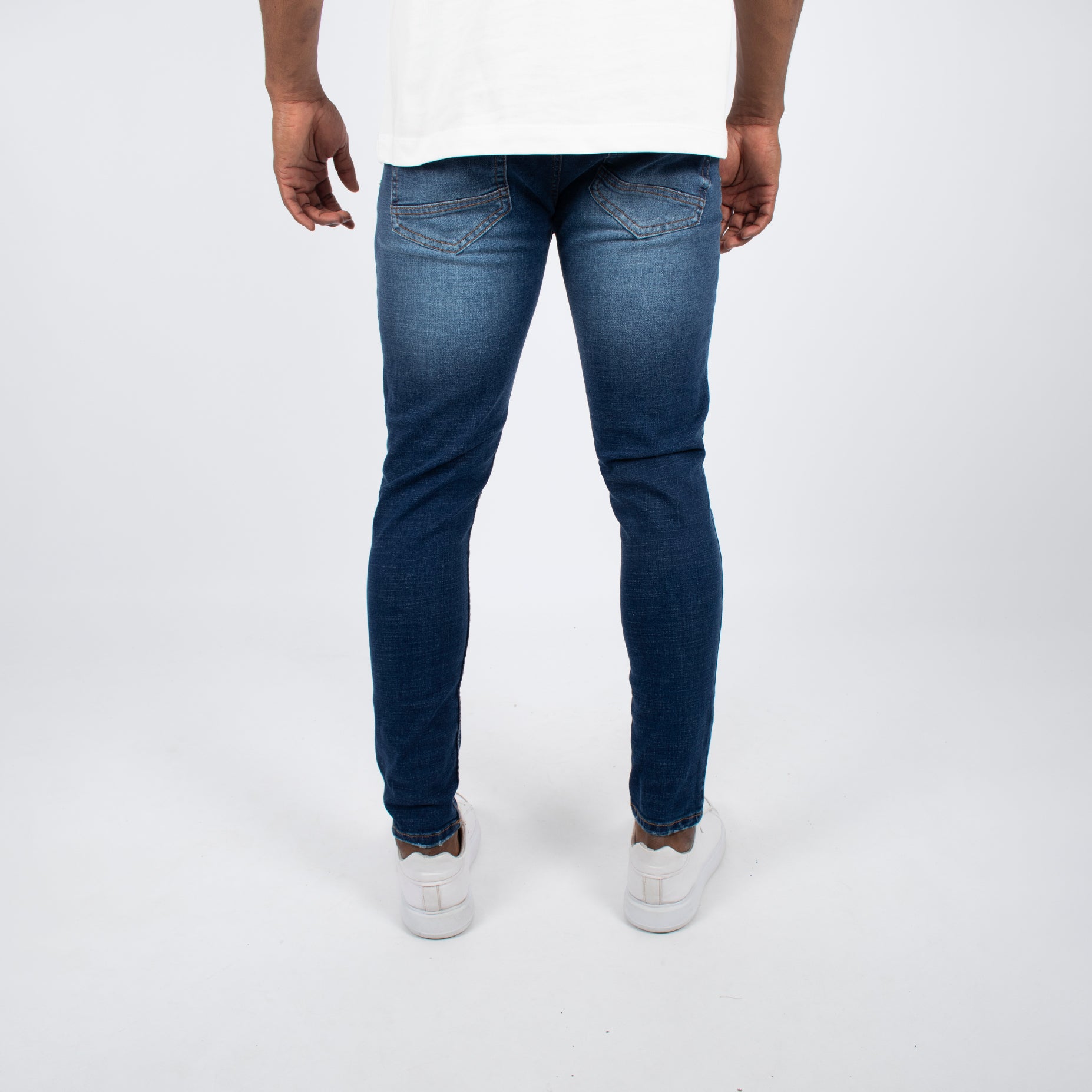 Jean hombre skinny con desgaste