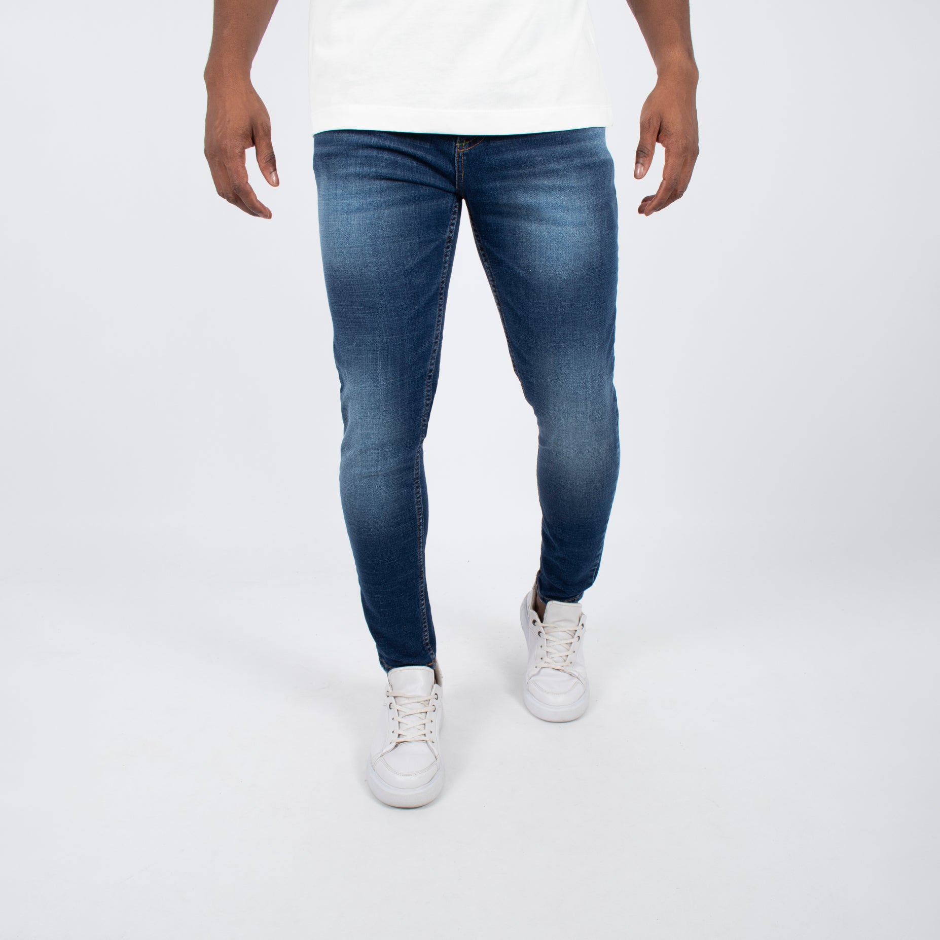 Jean hombre skinny con desgaste