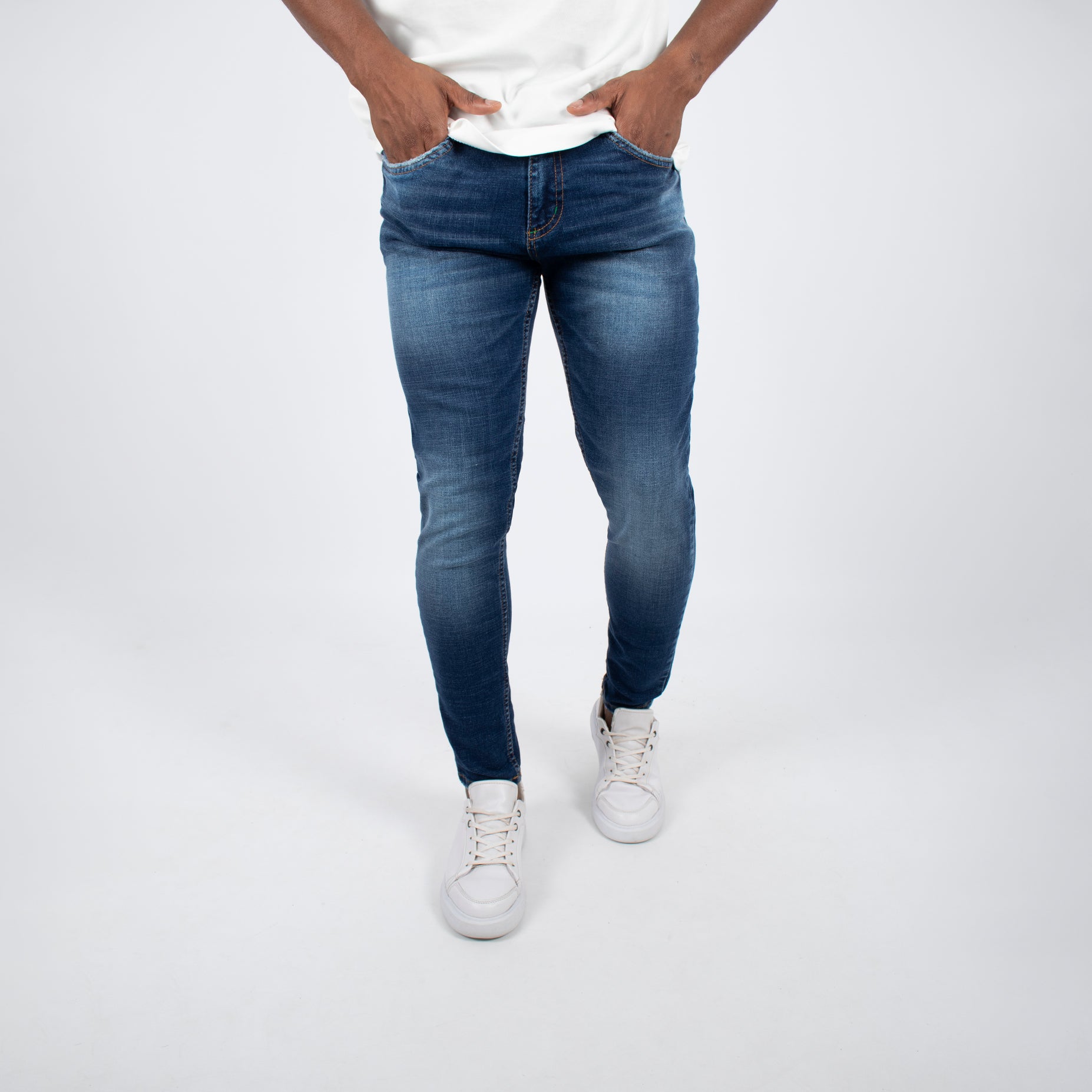 Jean hombre skinny con desgaste