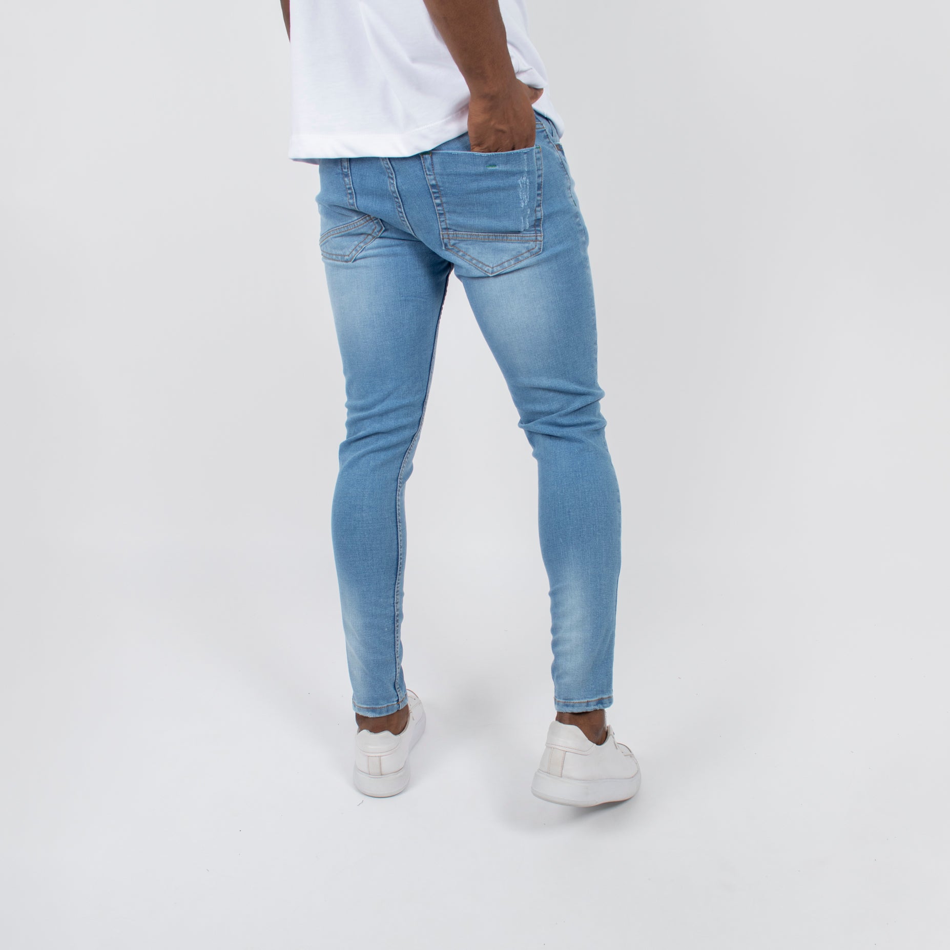 Jean hombre skinny con desgaste y rotos