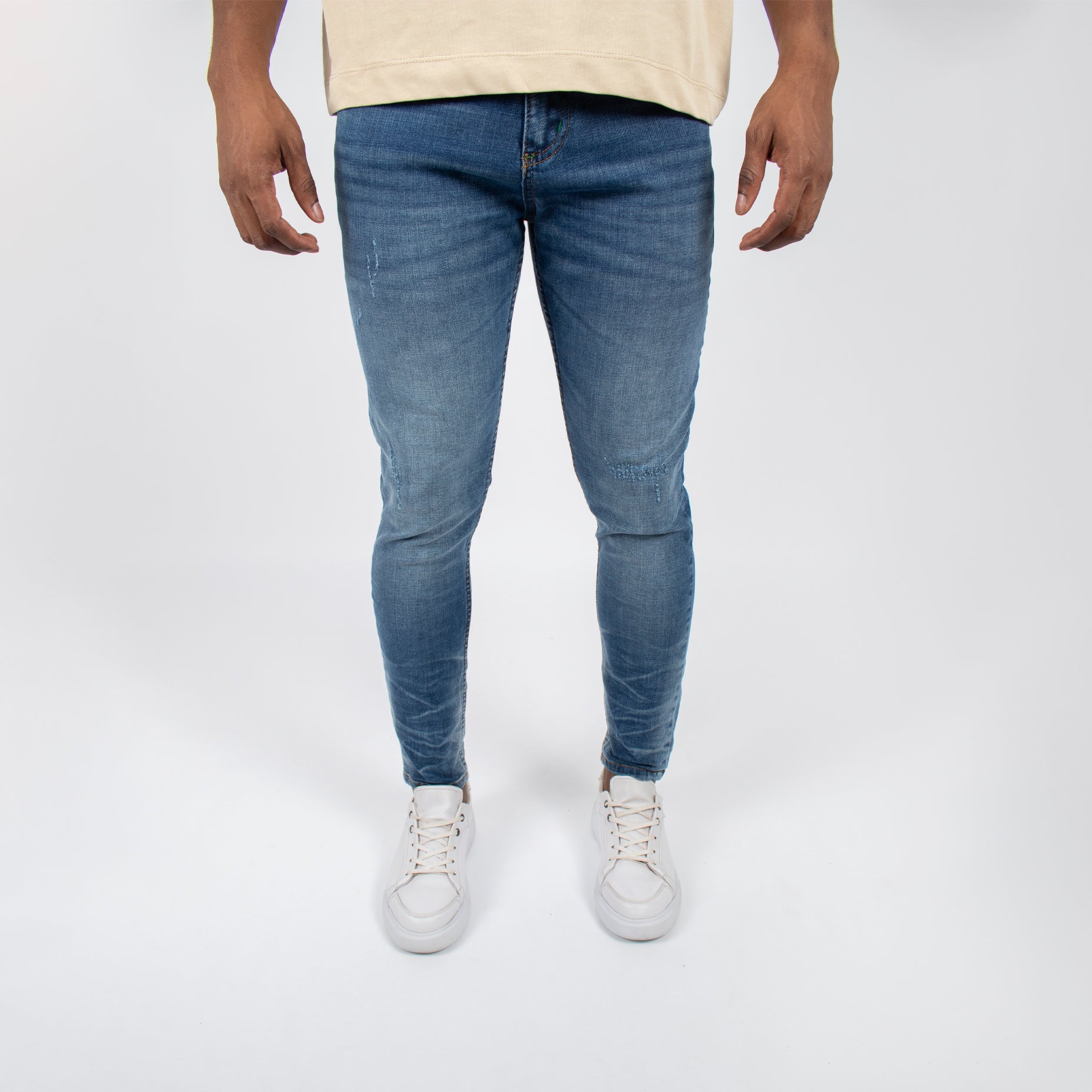 Jean hombre skinny con desgaste