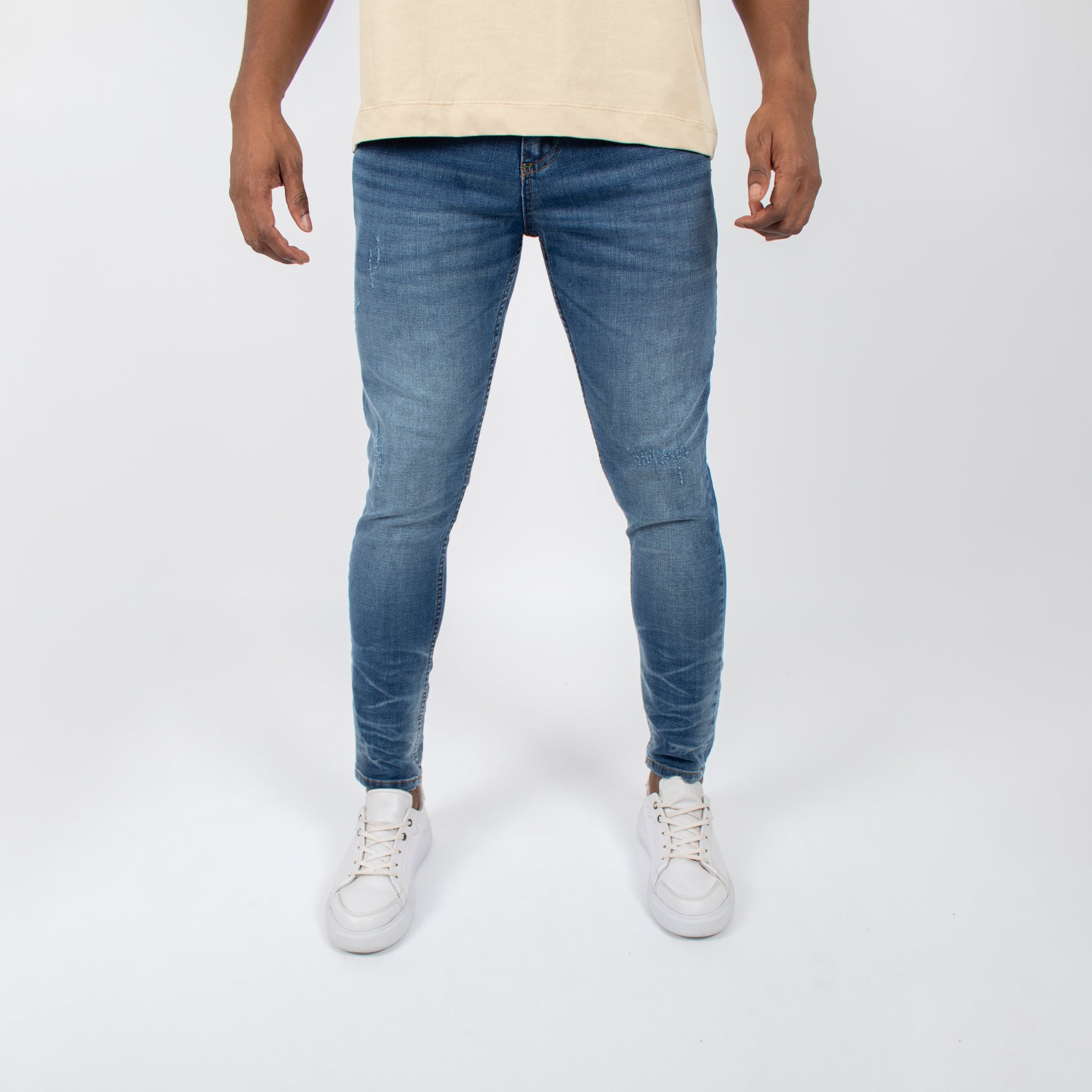 Jean hombre skinny con desgaste