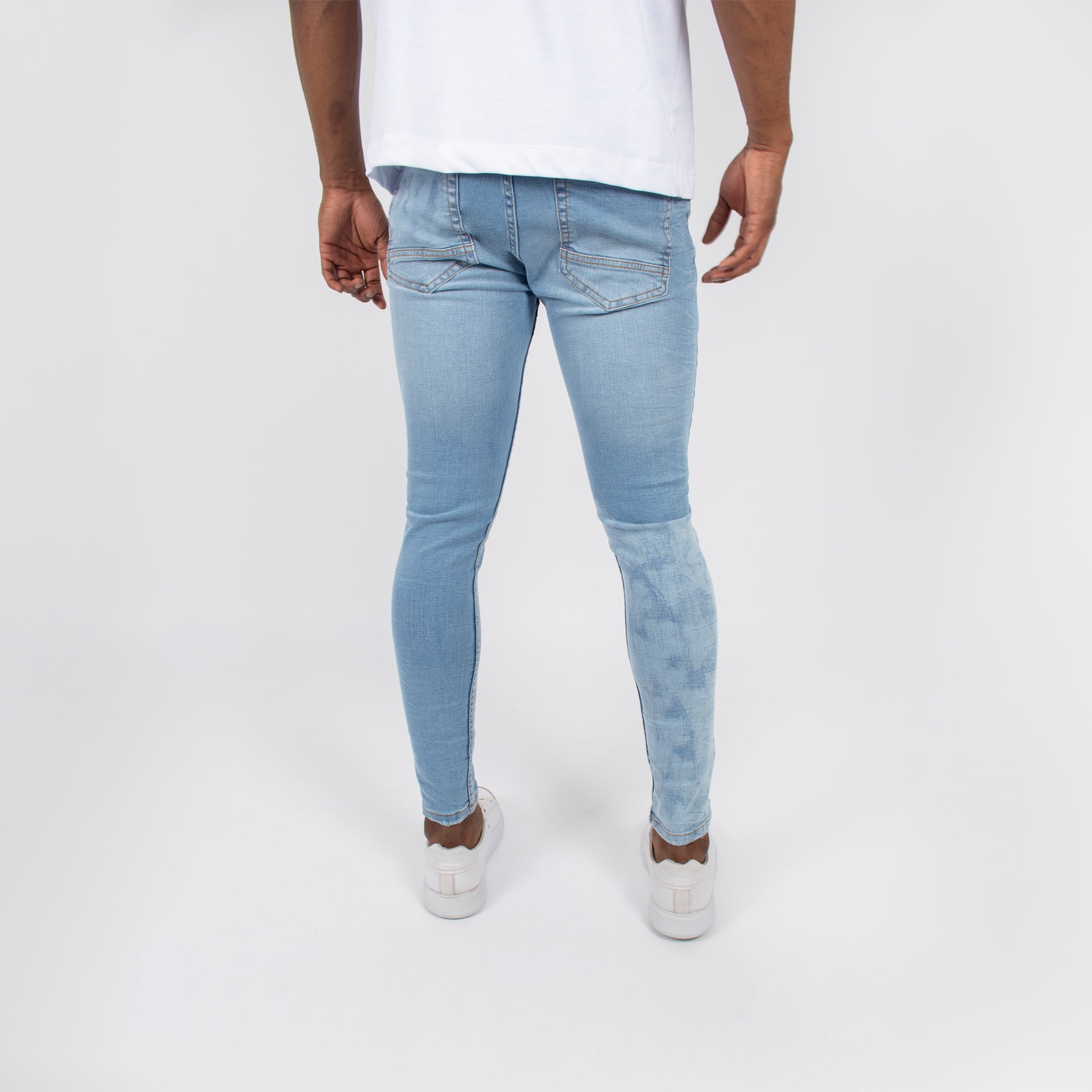 Jean hombre skinny con desgaste