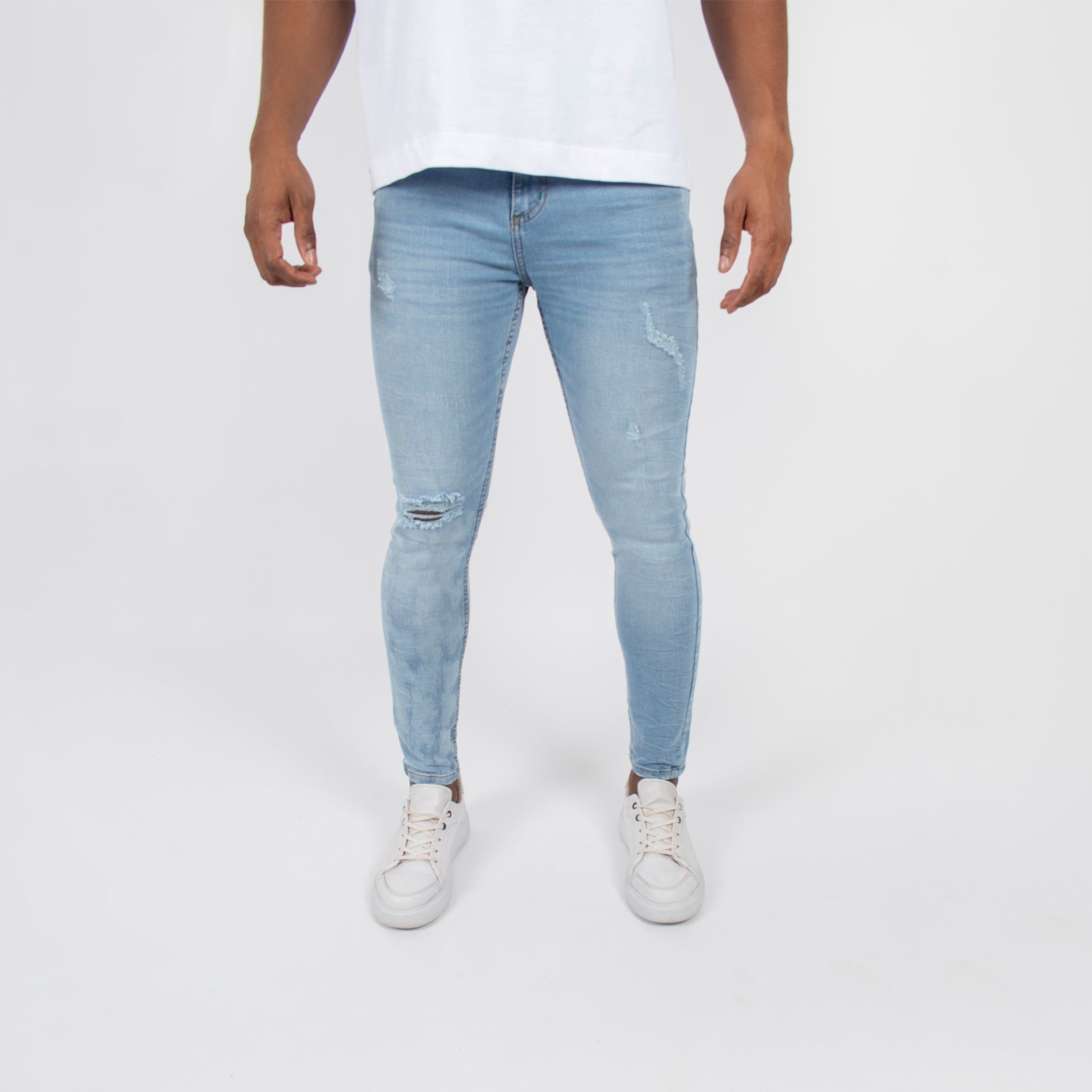 Jean hombre skinny con desgaste