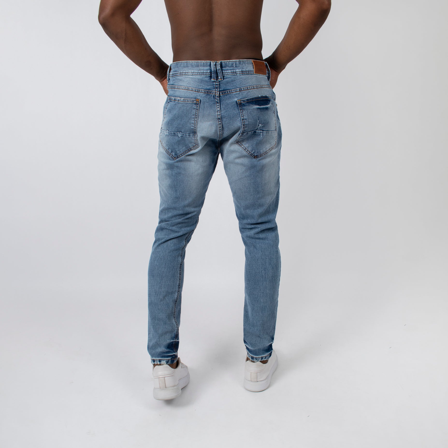 Jean hombre skinny azul con rotos