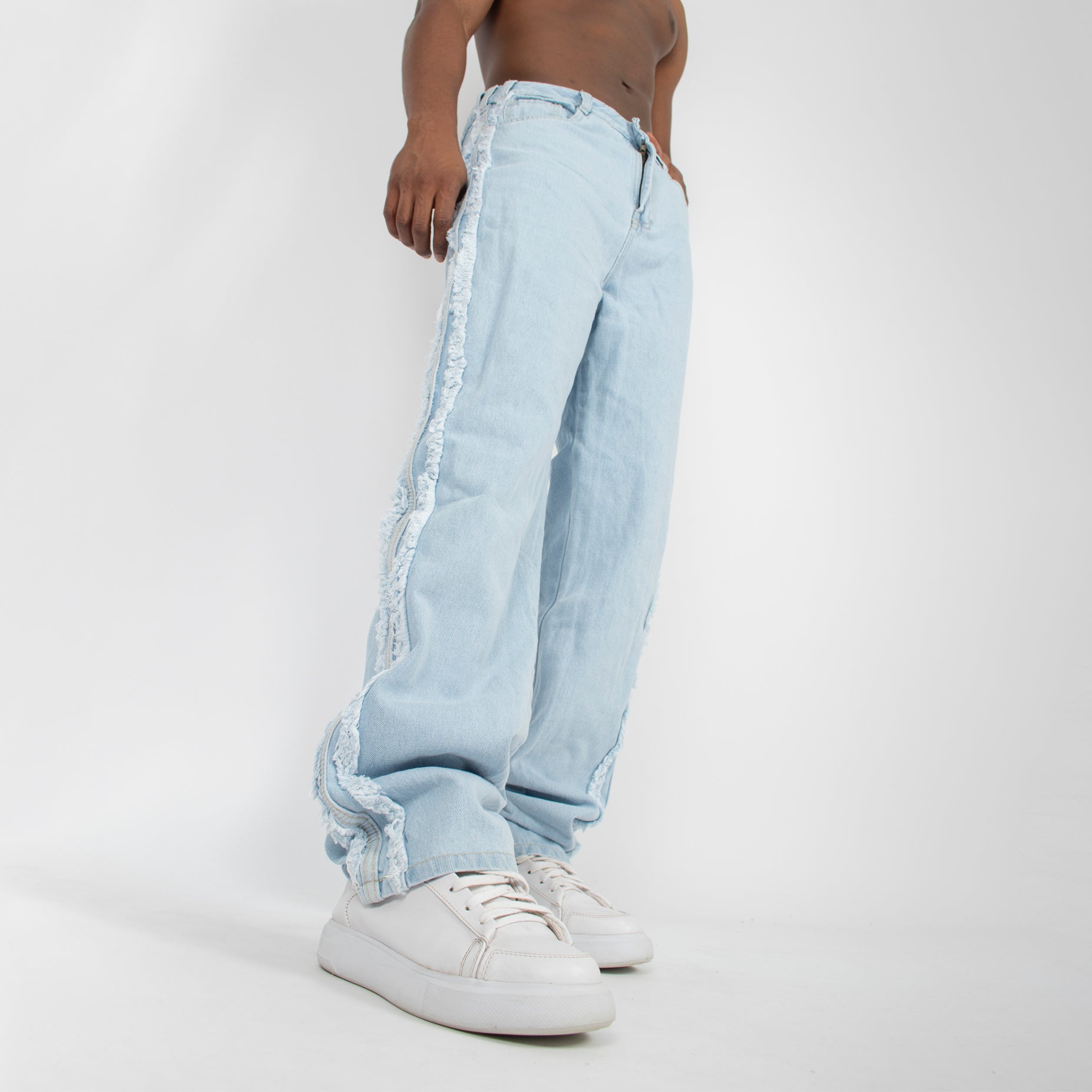 Jean hombre desmechado azul claro
