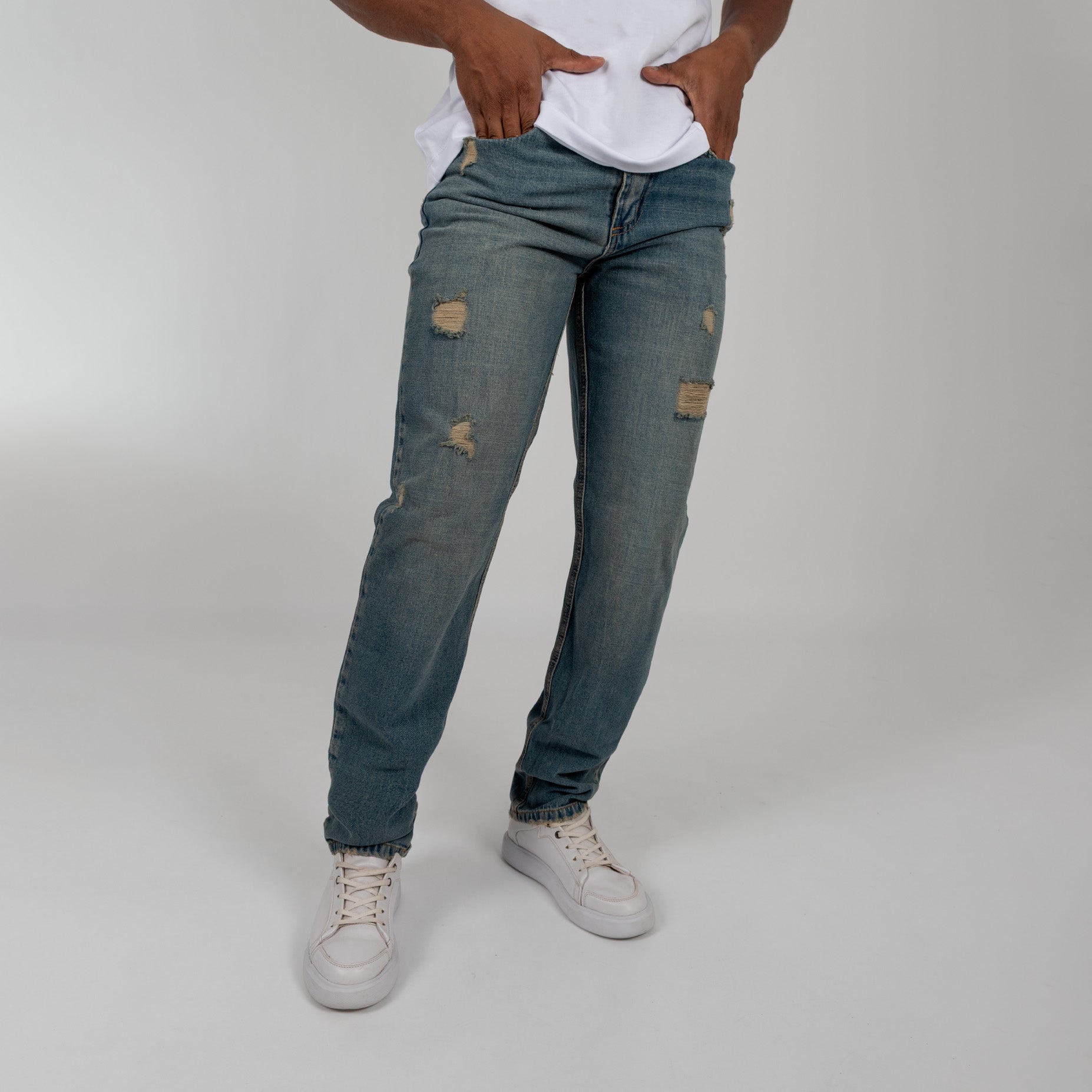 Jean hombre recto con desgaste