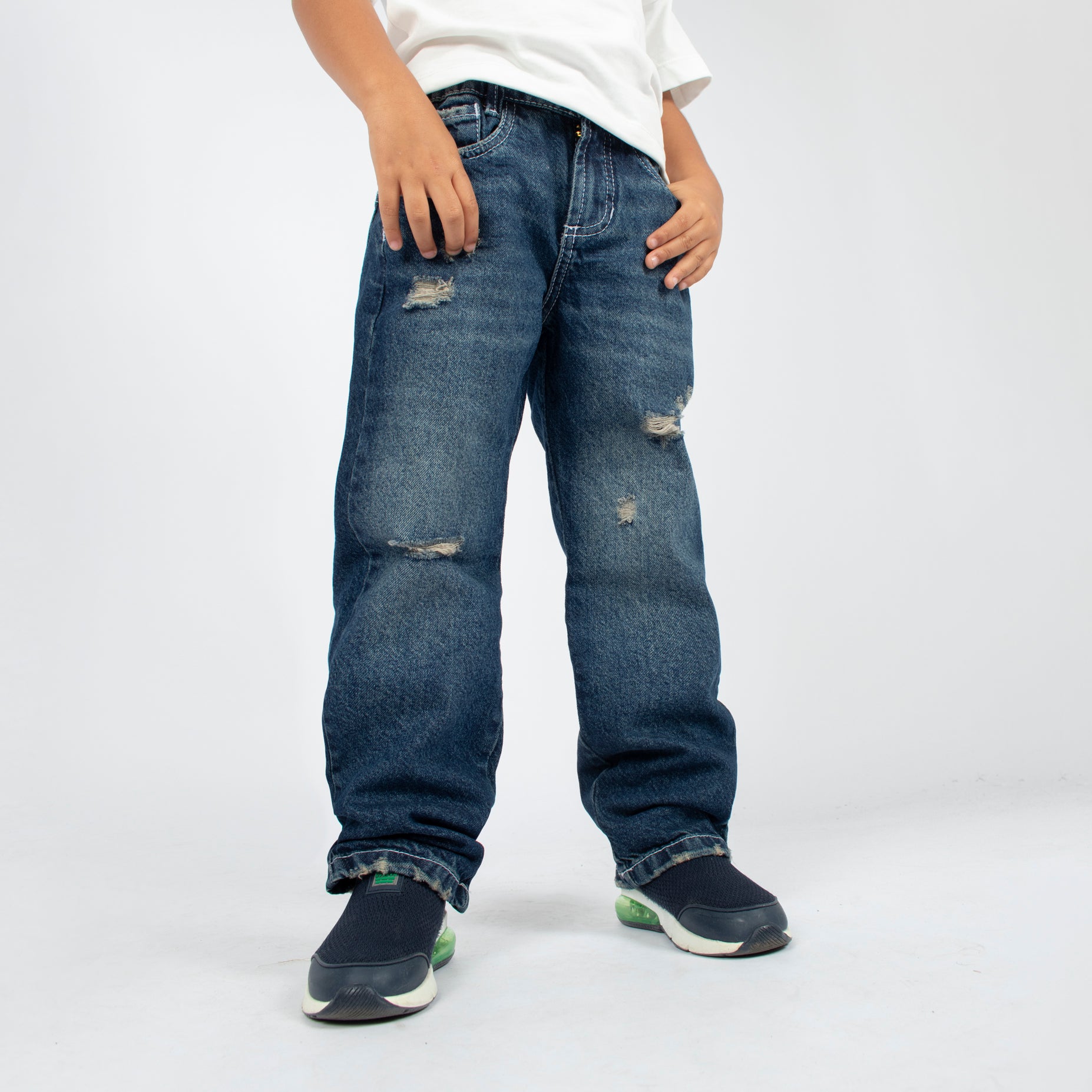 Jean niño baggy con desgaste