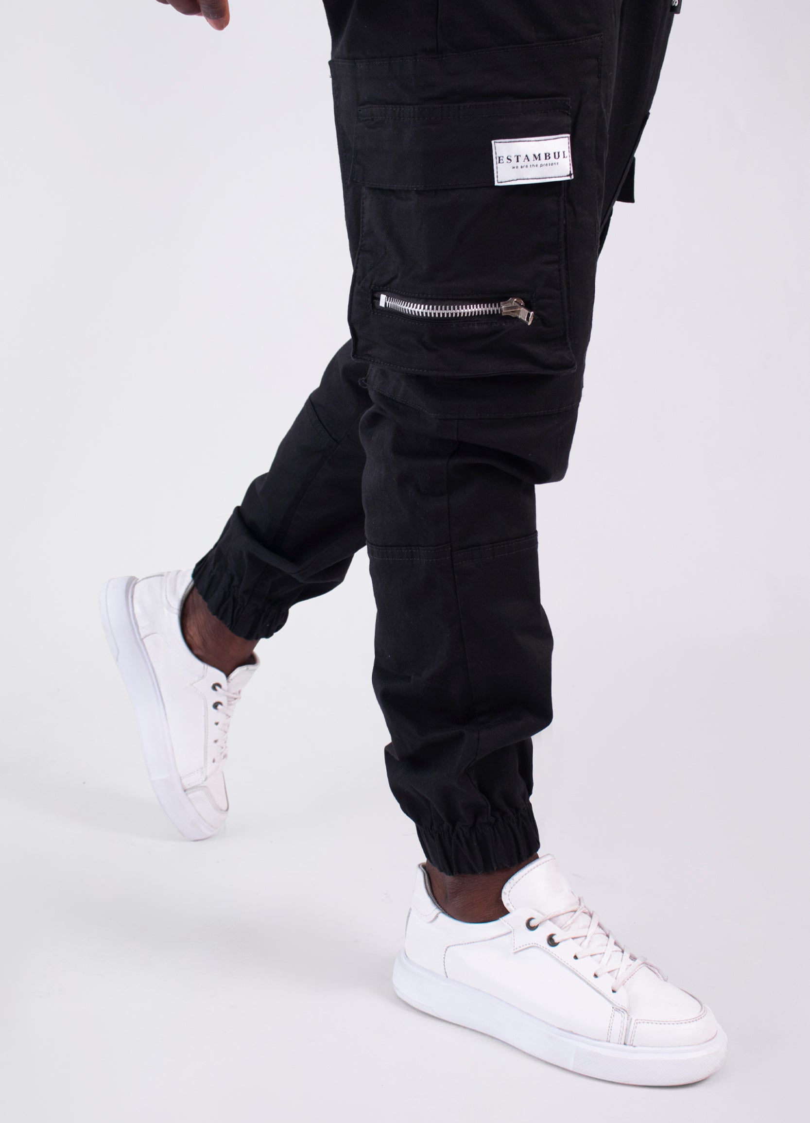 Jogger hombre con cierres