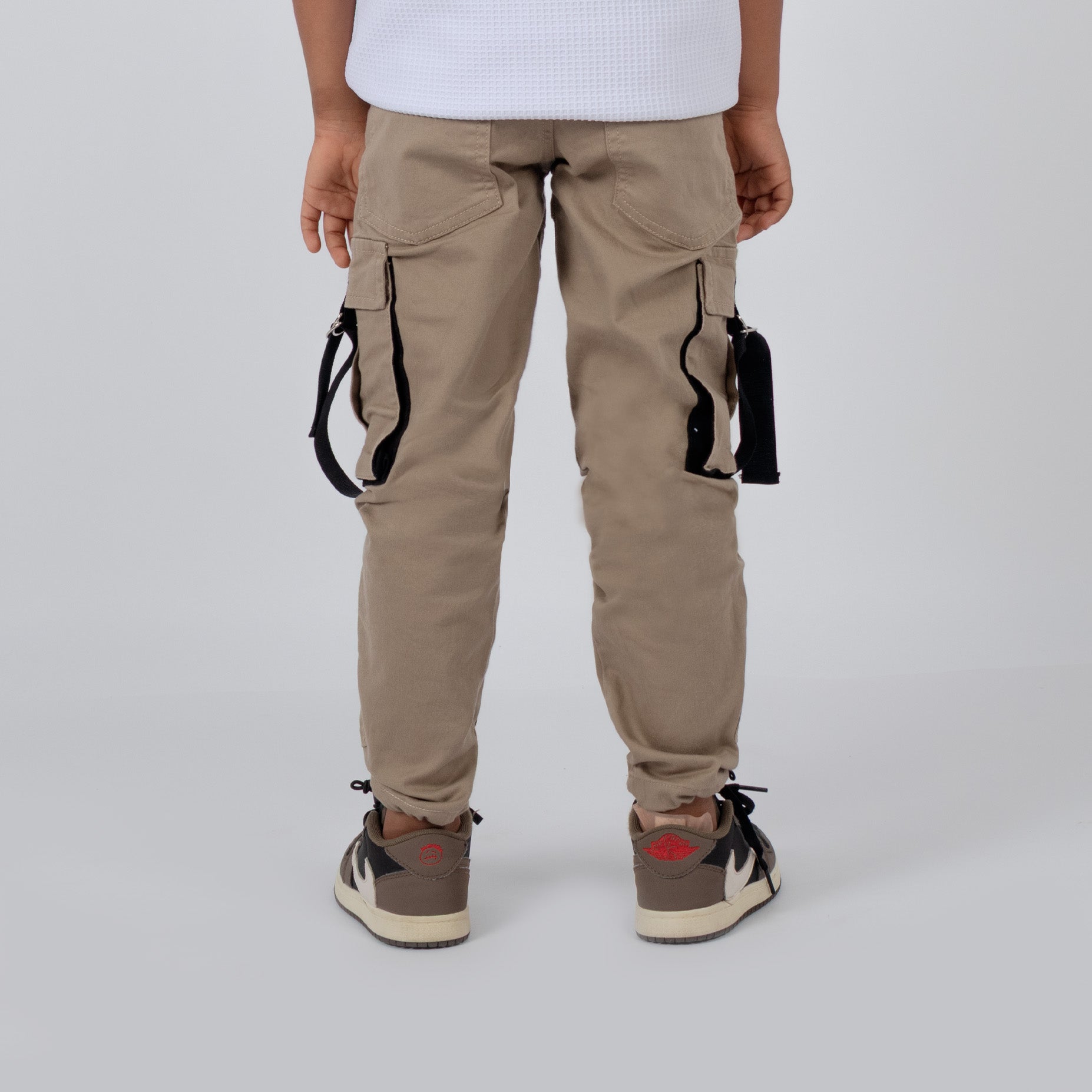 Jogger niño cargo beige oscuro