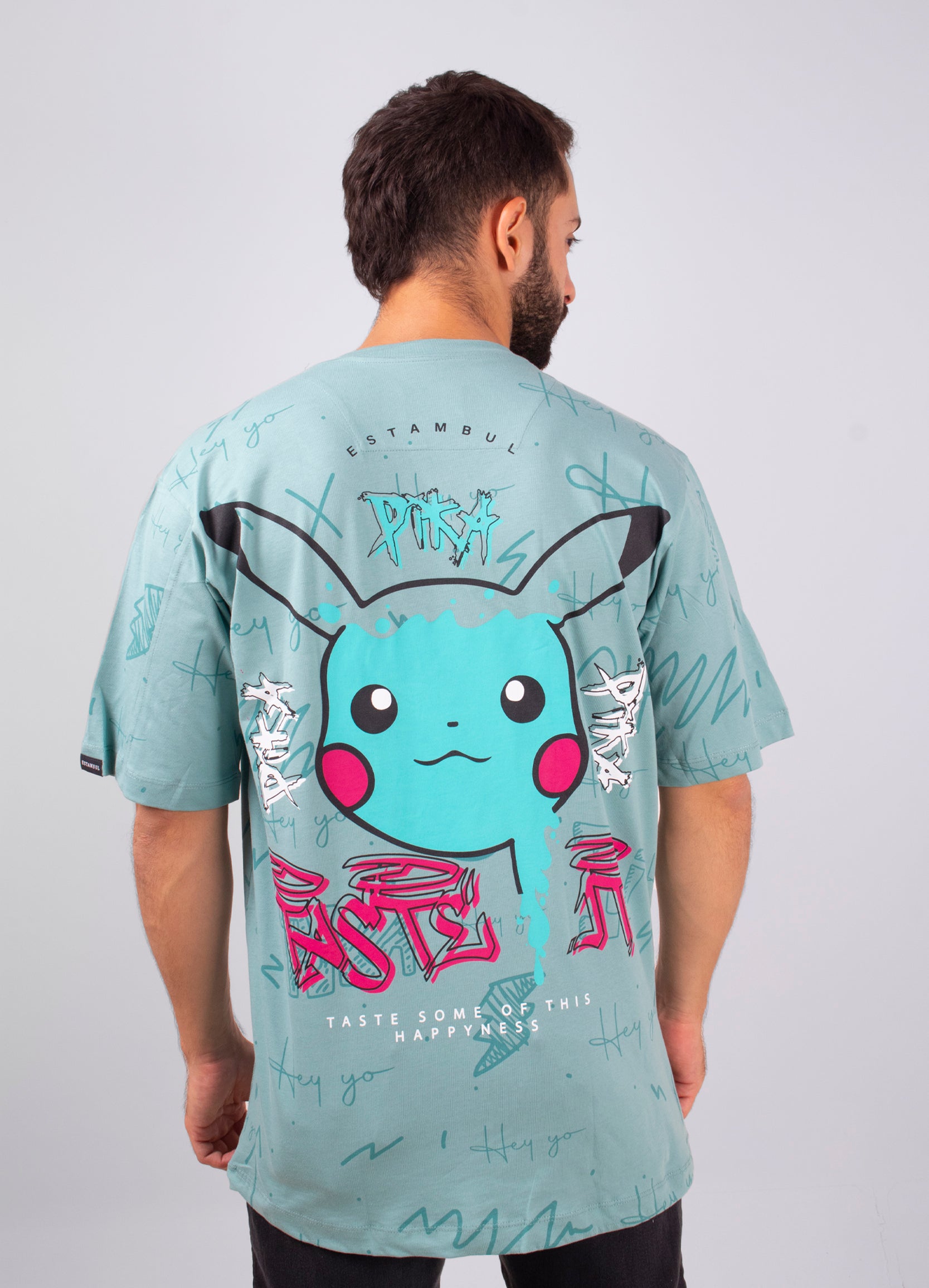 Oversize hombre Pikachu