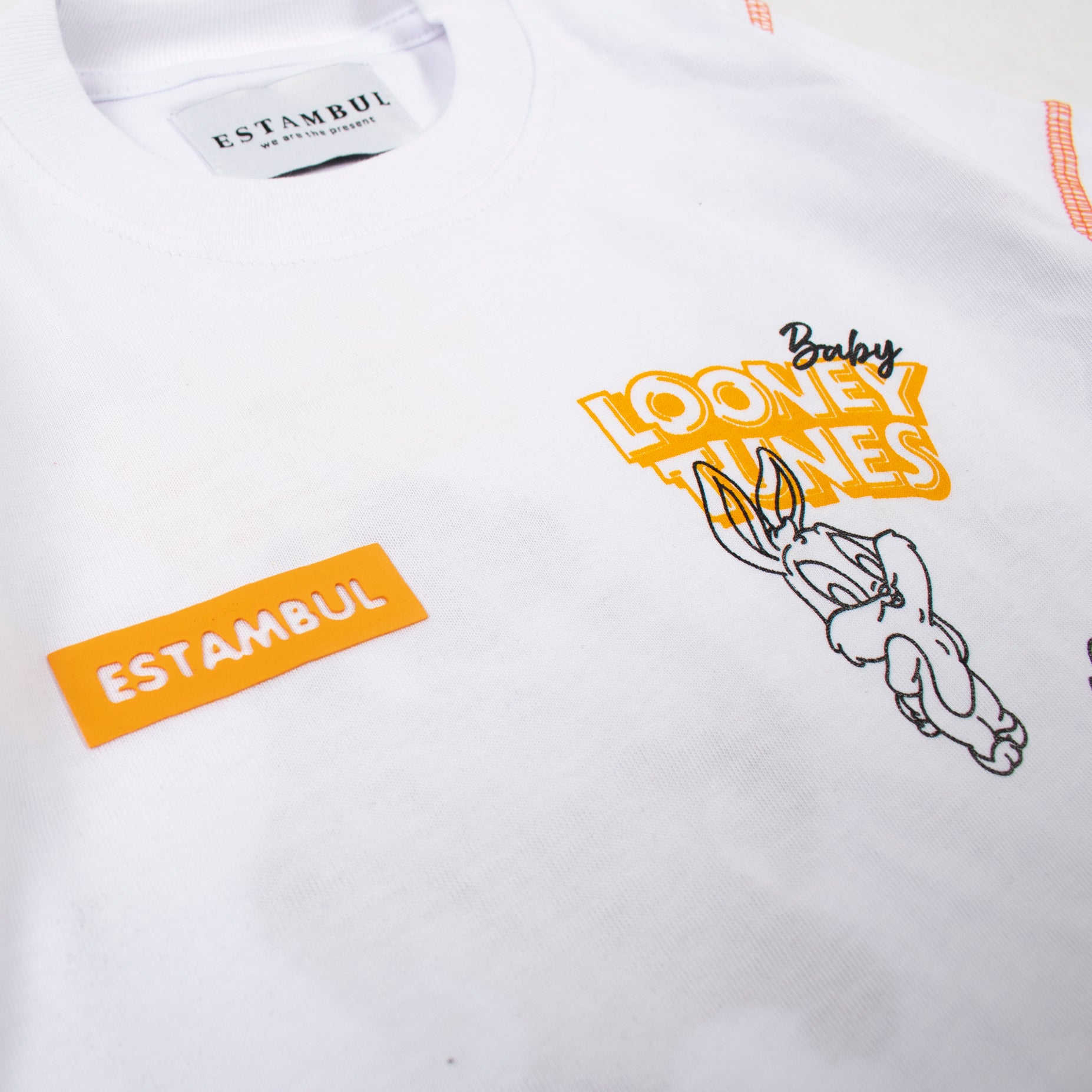 Oversize baby Looney tunes