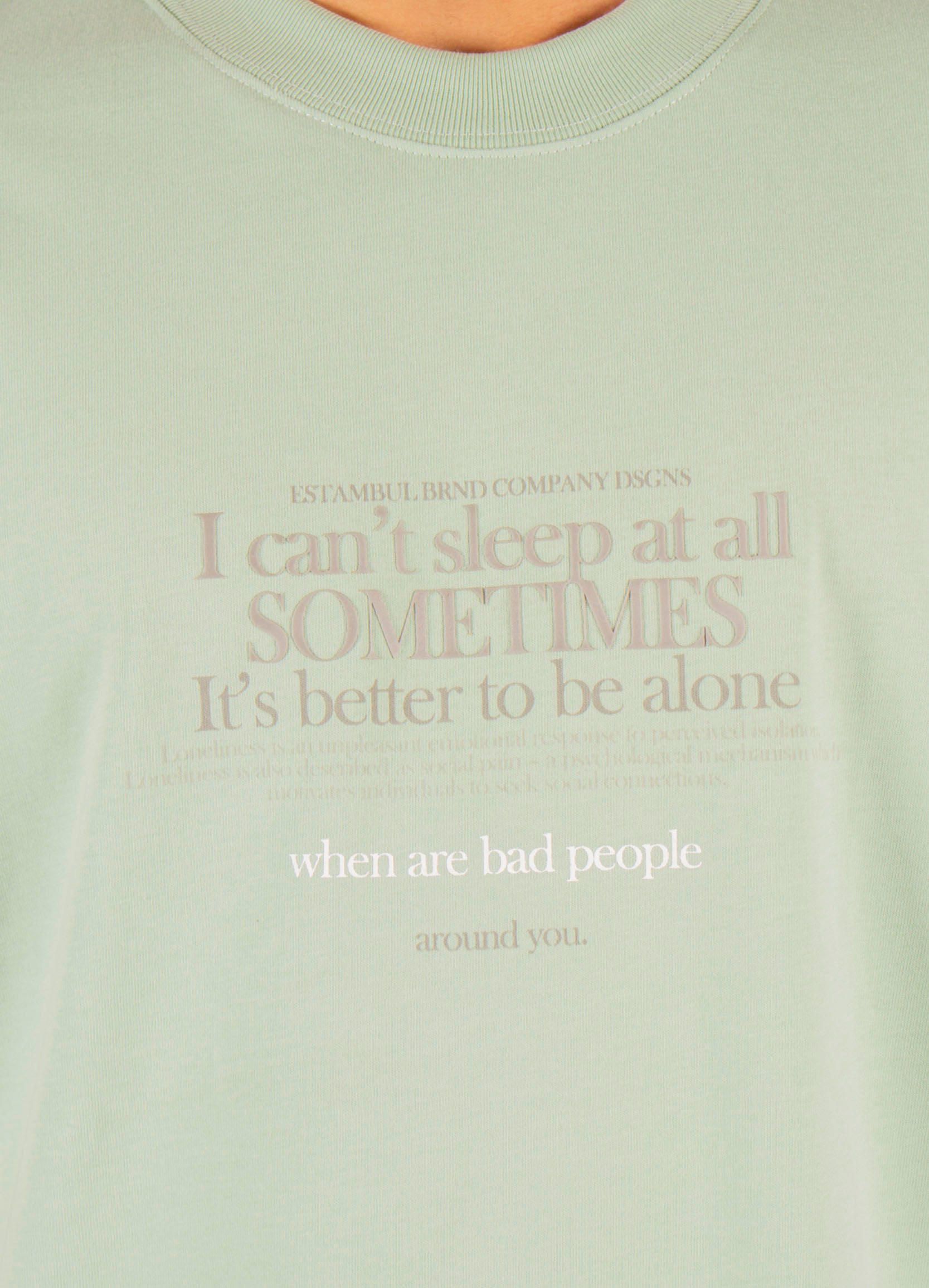 Oversize adulto sometimes alone