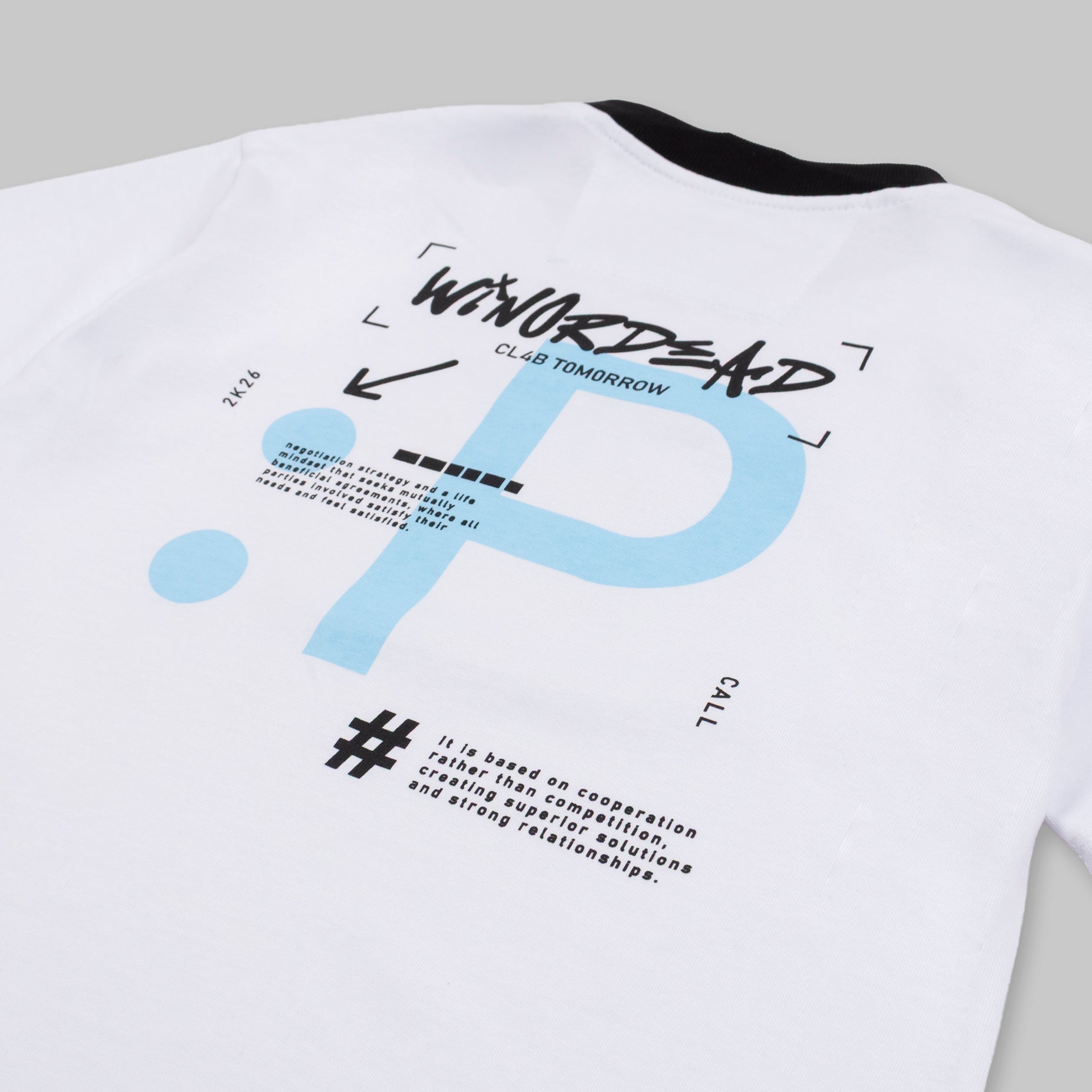 Oversize  niño R. Tomorrow