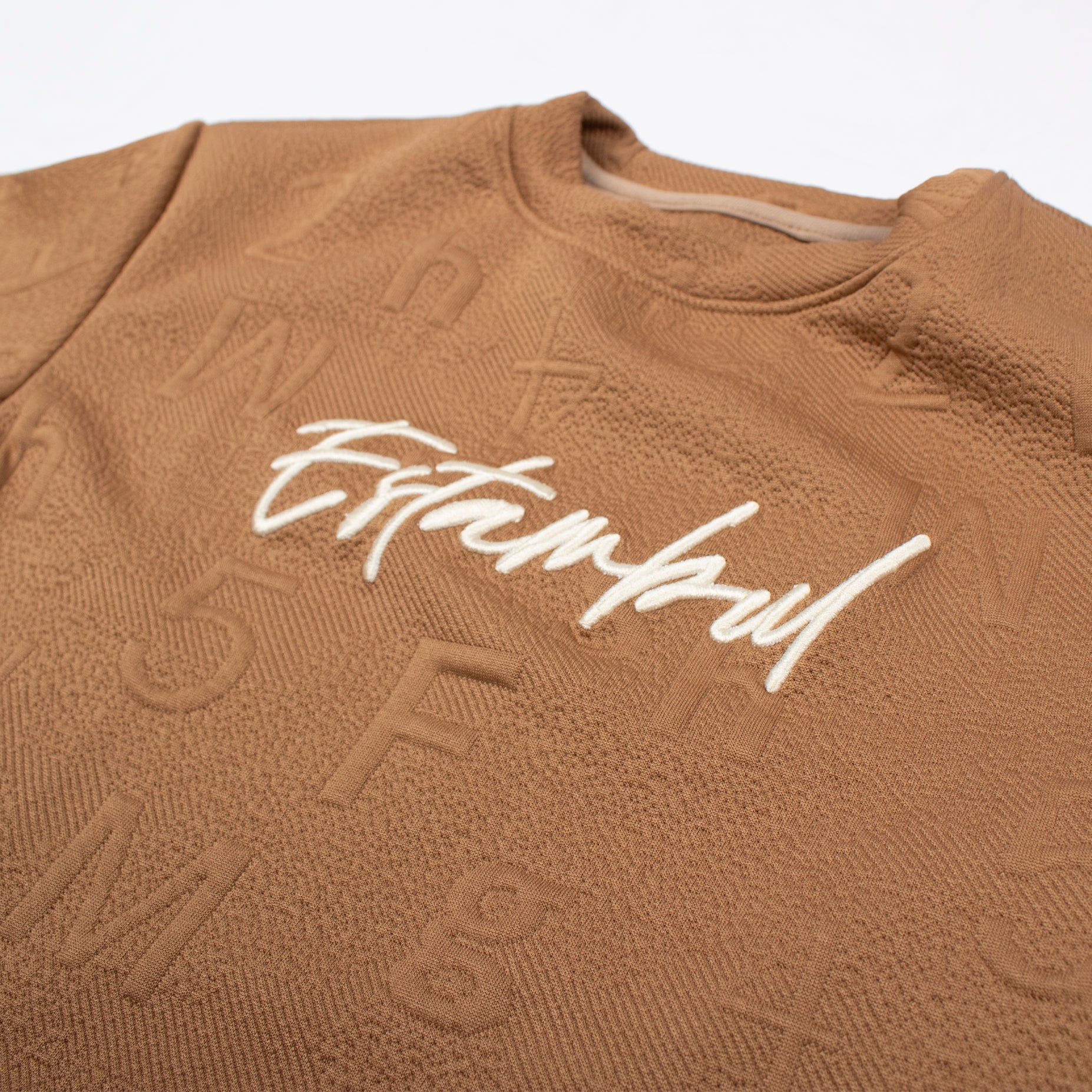 Oversize niño textura letras cafe