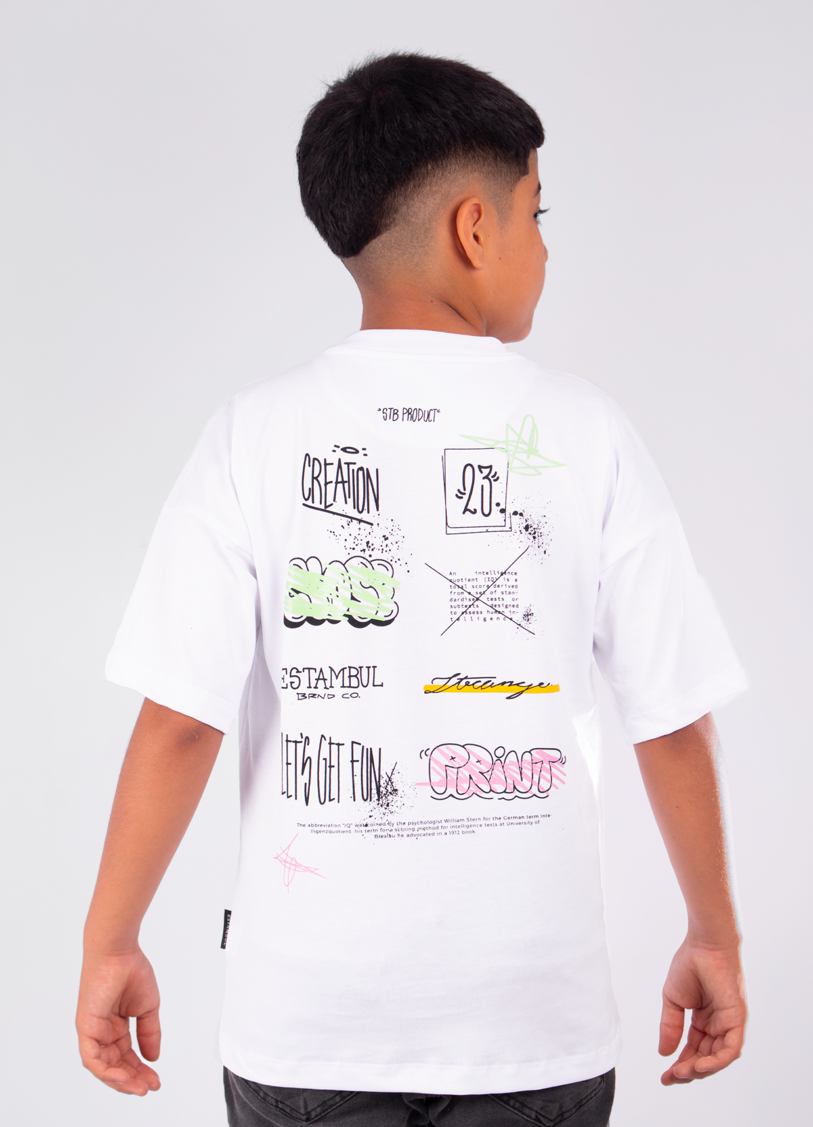 Oversize niño Close Print