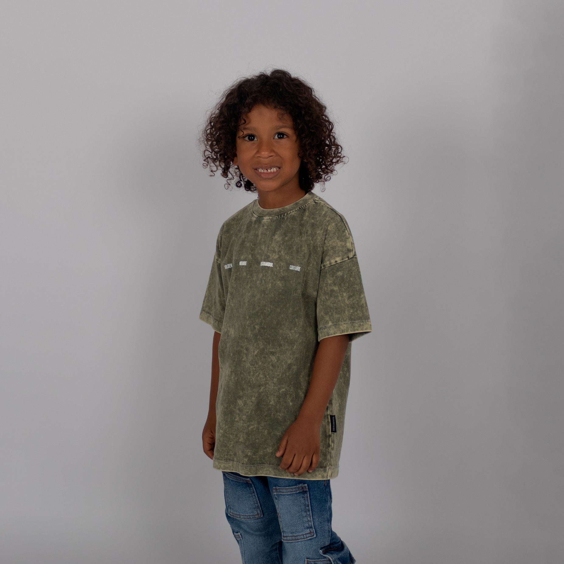 Oversize niño degrade Herat Estambul