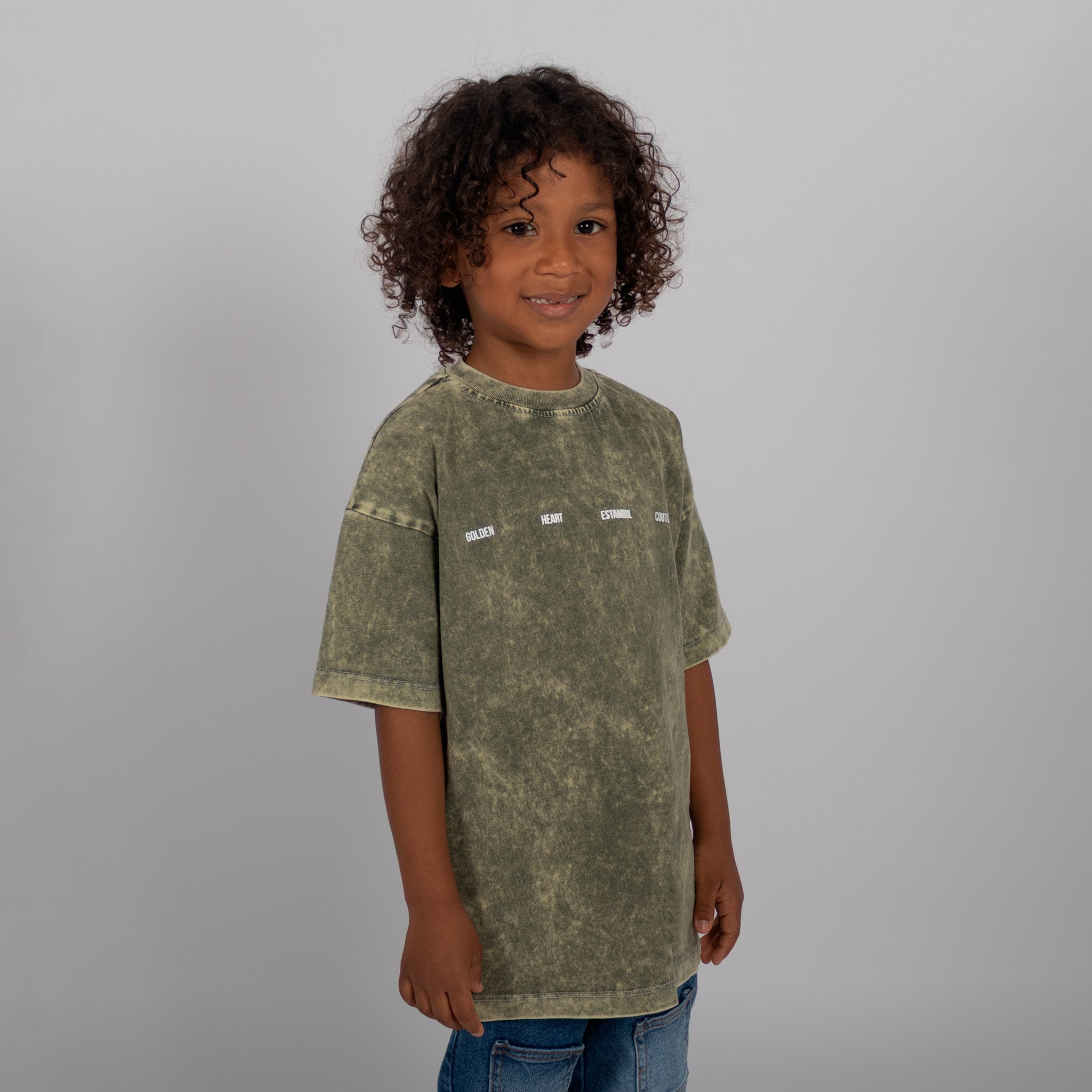 Oversize niño degrade Herat Estambul