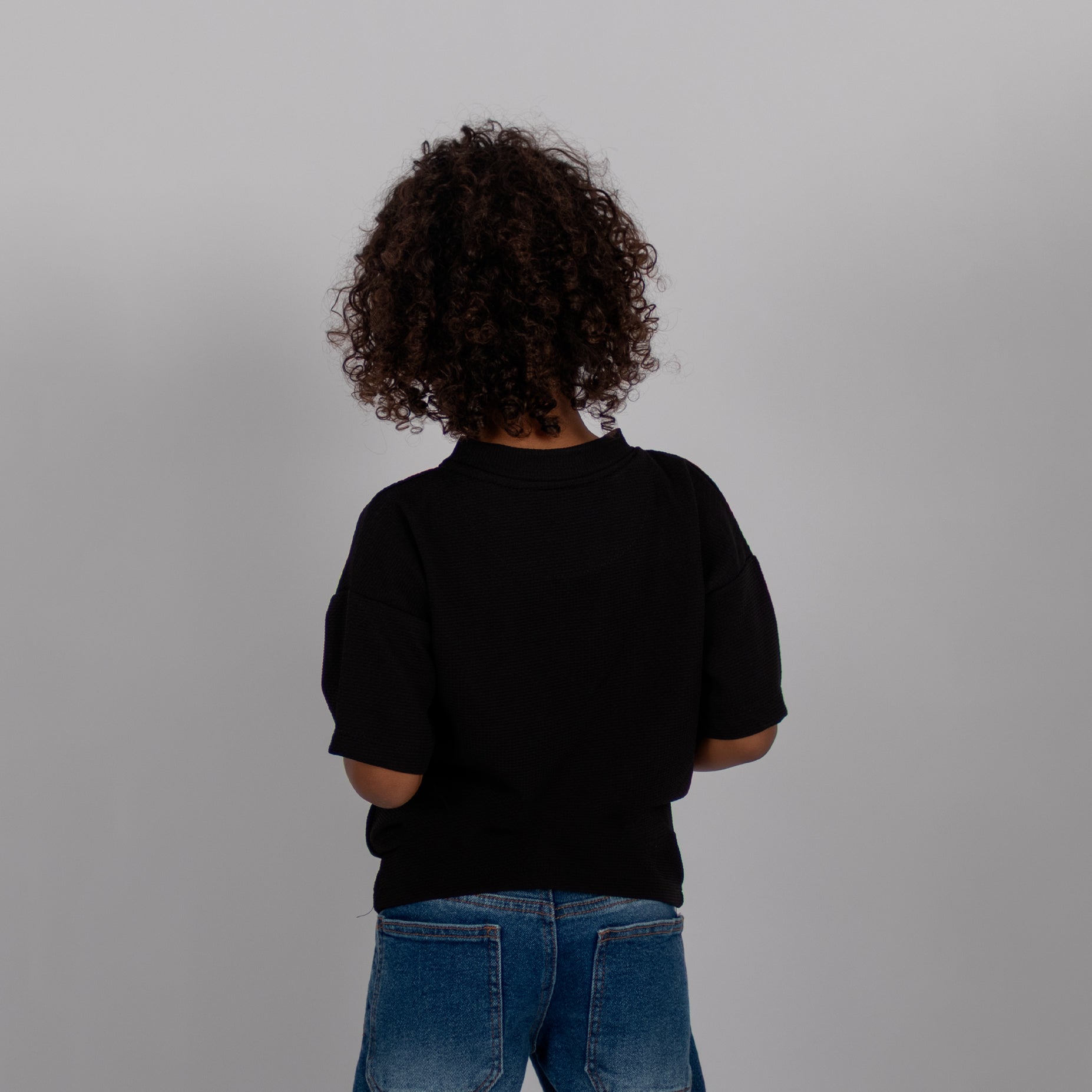 Oversize niño bordada negro