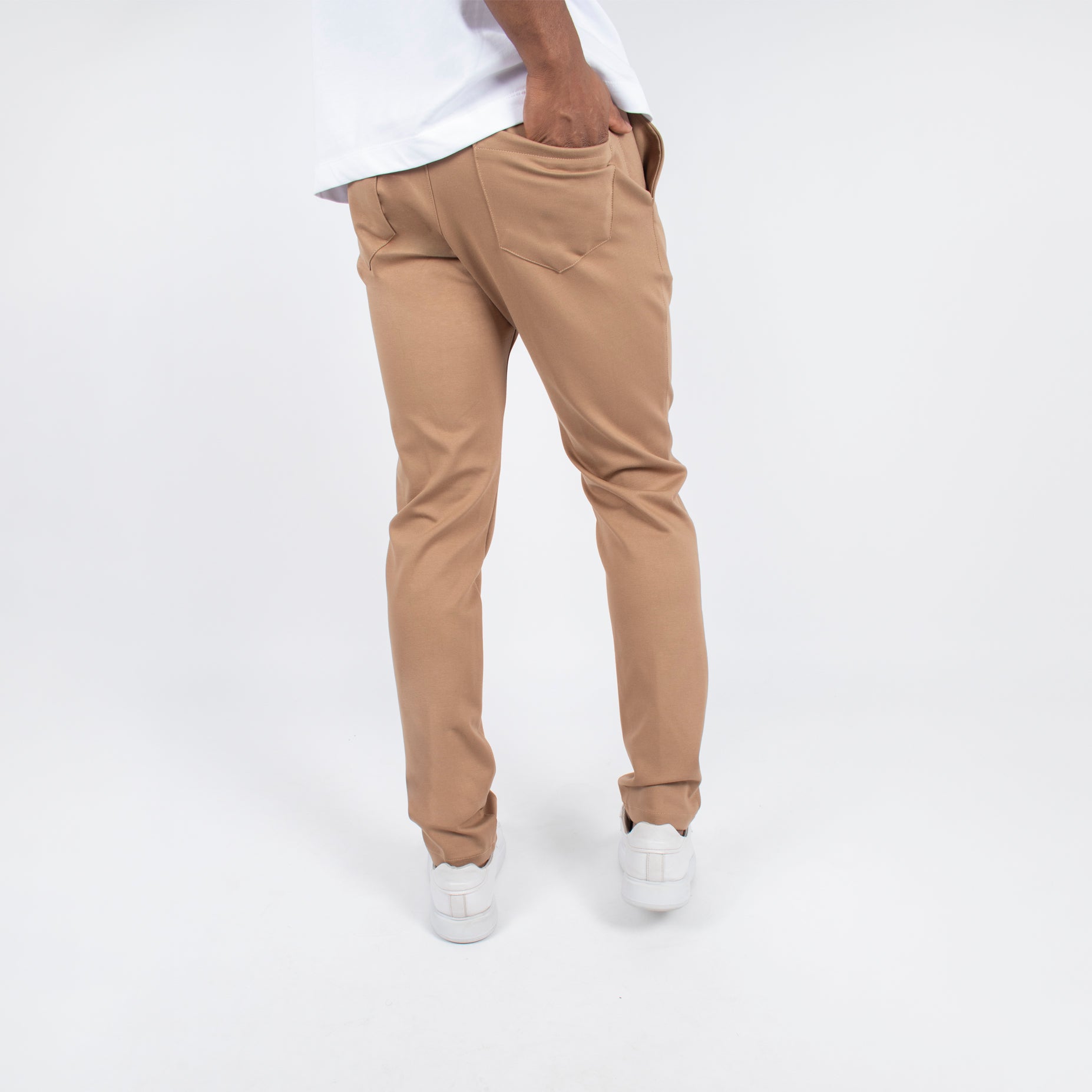 Pantalon hombre tela beige