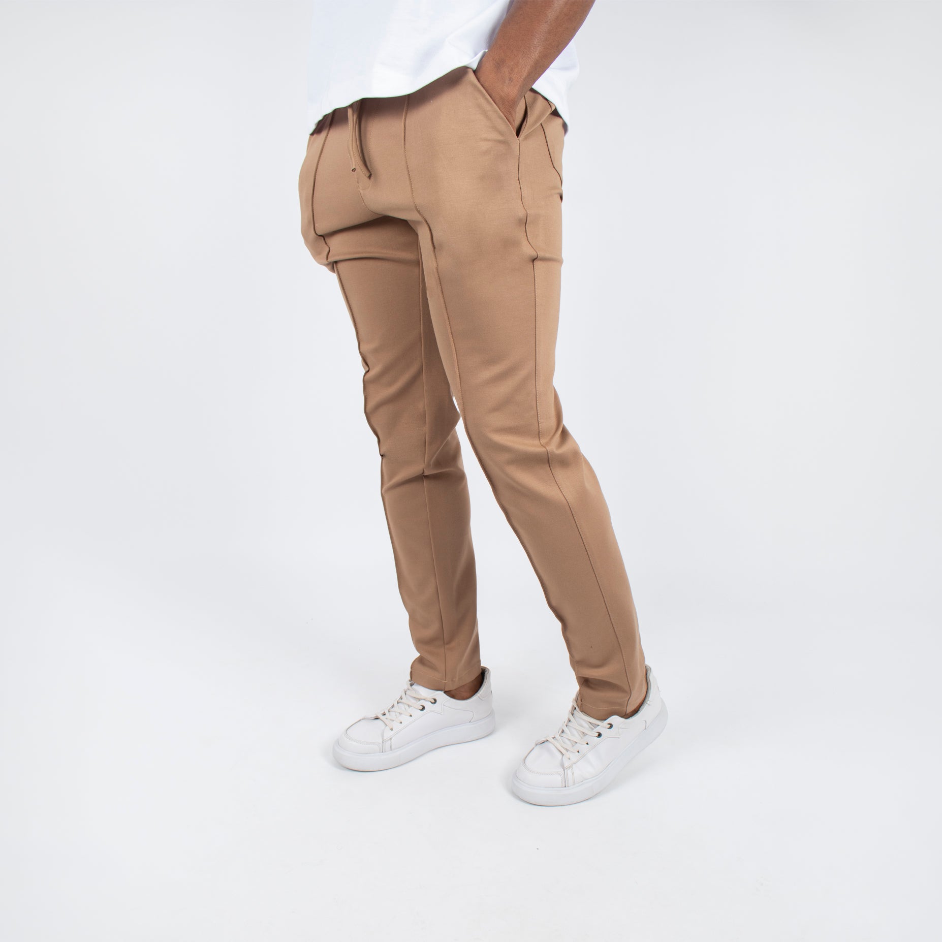 Pantalon hombre tela beige