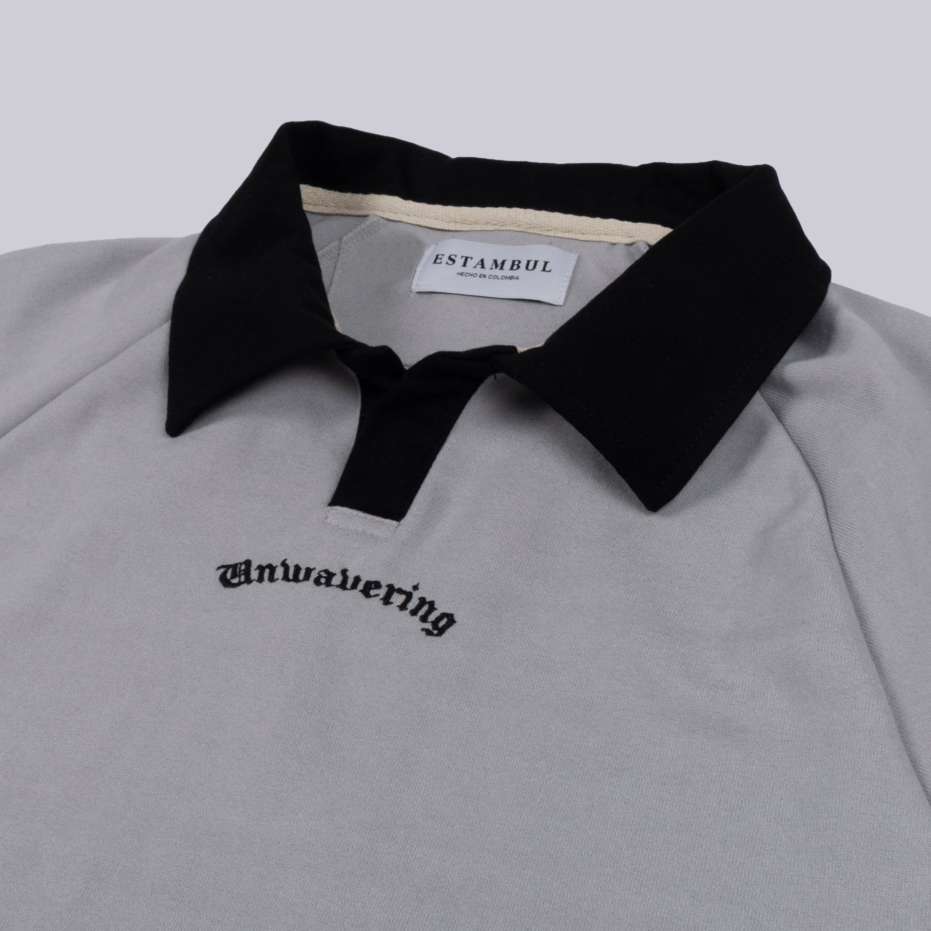 Polo hombre cuello y bordado